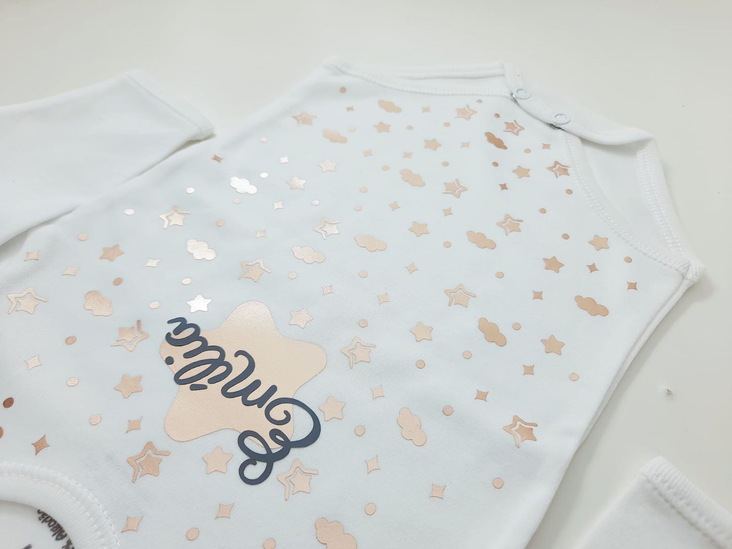 Body Bebé Personalizável "Nome" Padrão Estrela 100% algodão Vinil Rose Gold