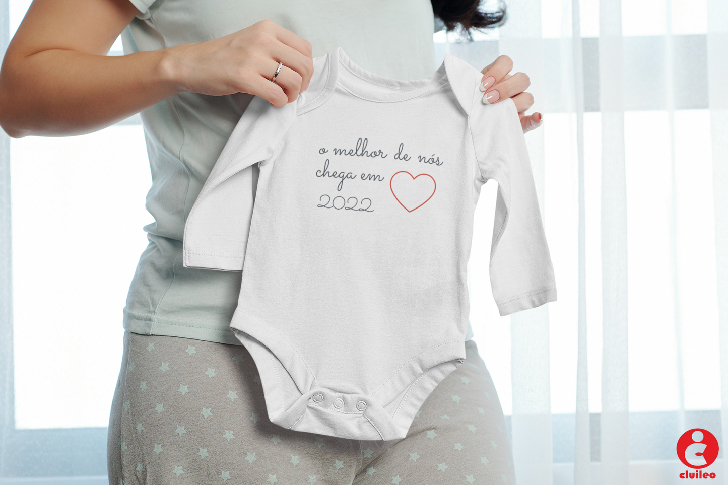 Body Bebé Personalizável "o melhor de nós chega em ano" 100% algodão