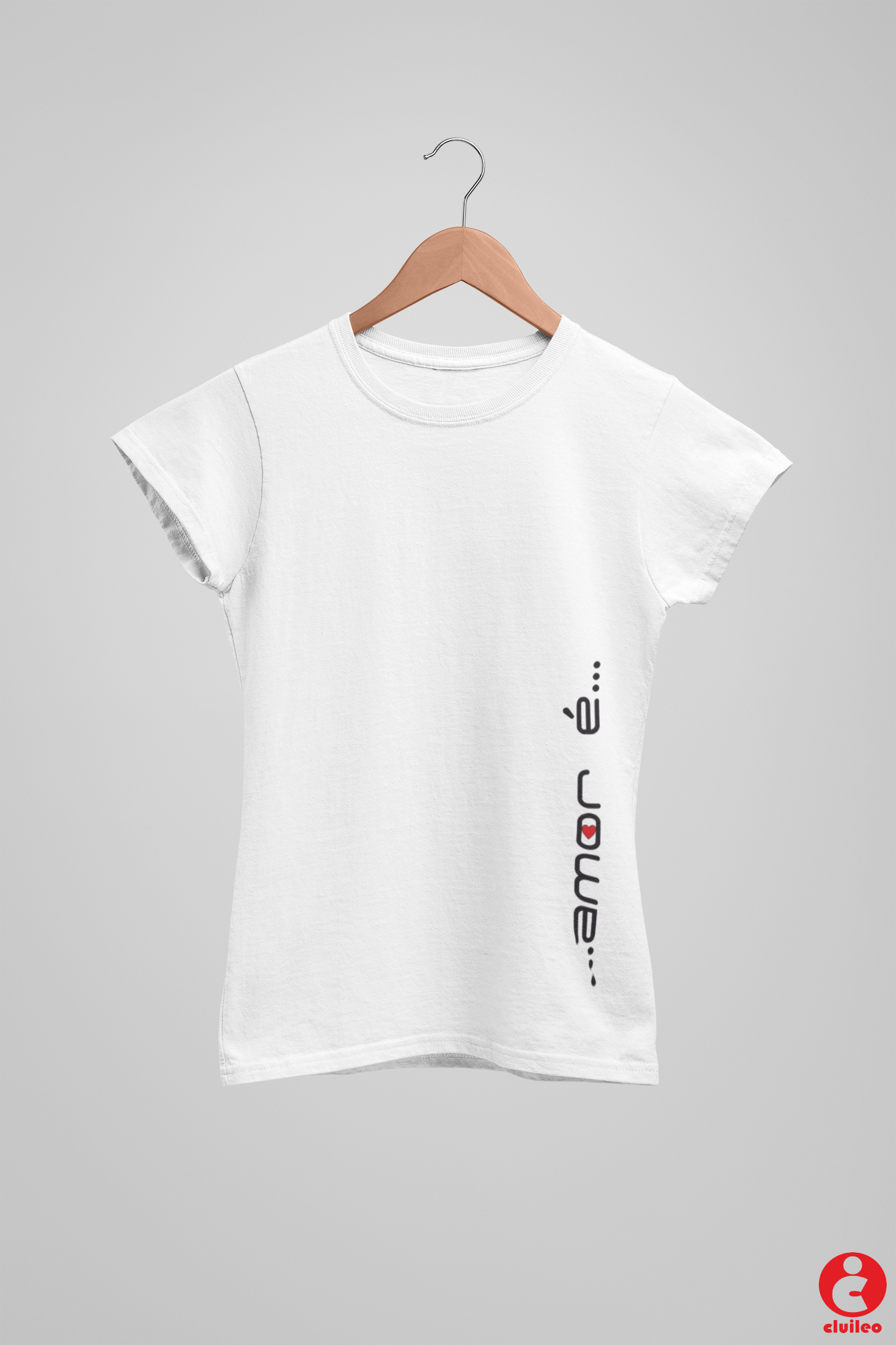 T-shirt Mulher "...amor é..." 100% Algodão